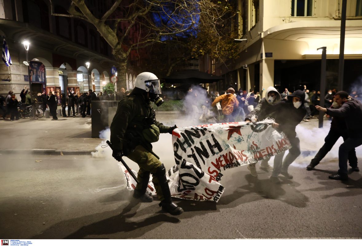 Τέμπη: Πεδίο μάχης το κέντρο της Αθήνας – Δεκάδες συλλήψεις