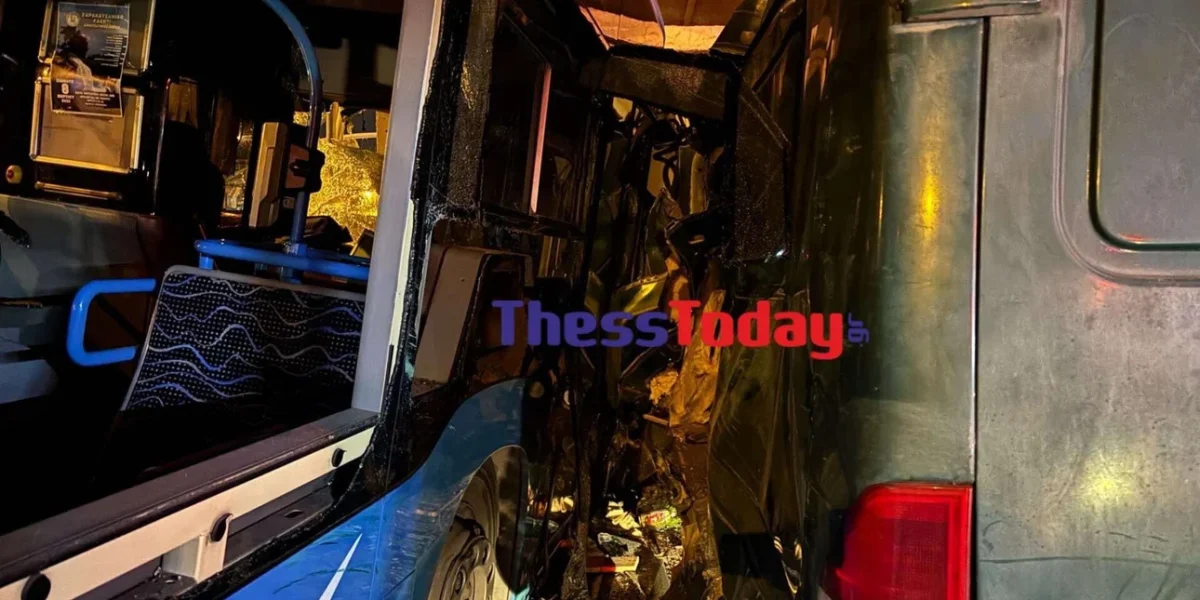 Tροχαίο στη Θεσσαλονίκη: Λεωφορείο του ΟΑΣΘ προσέκρουσε σε τοίχο και σε σταθμευμένο ΙΧ