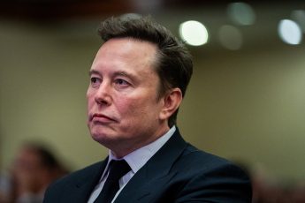 ΗΠΑ: Οι μέτοχοι της Tesla ενέκριναν δεκαετές πακέτο αμοιβών 1 τρισ. δολαρίων για τον Ίλον Μασκ