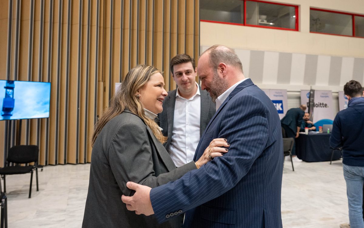 Η πρόεδρος του ΙΝΕΔΙΒΙΜ Άννα Ροκοφύλλου στις Ημέρες Καριέρας της ΔΥΠΑ στη Θεσσαλονίκη για την Ευρωπαϊκή Κάρτα Νέων