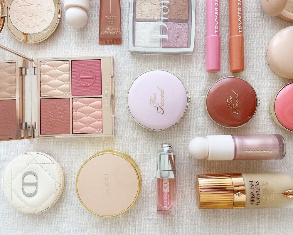 Άνοιξη 2025: Οι 5 τάσεις του μακιγιάζ που είναι ενδιαφέρουσες και ευκολοφόρετες – ιδανικές για κάθε ηλικία