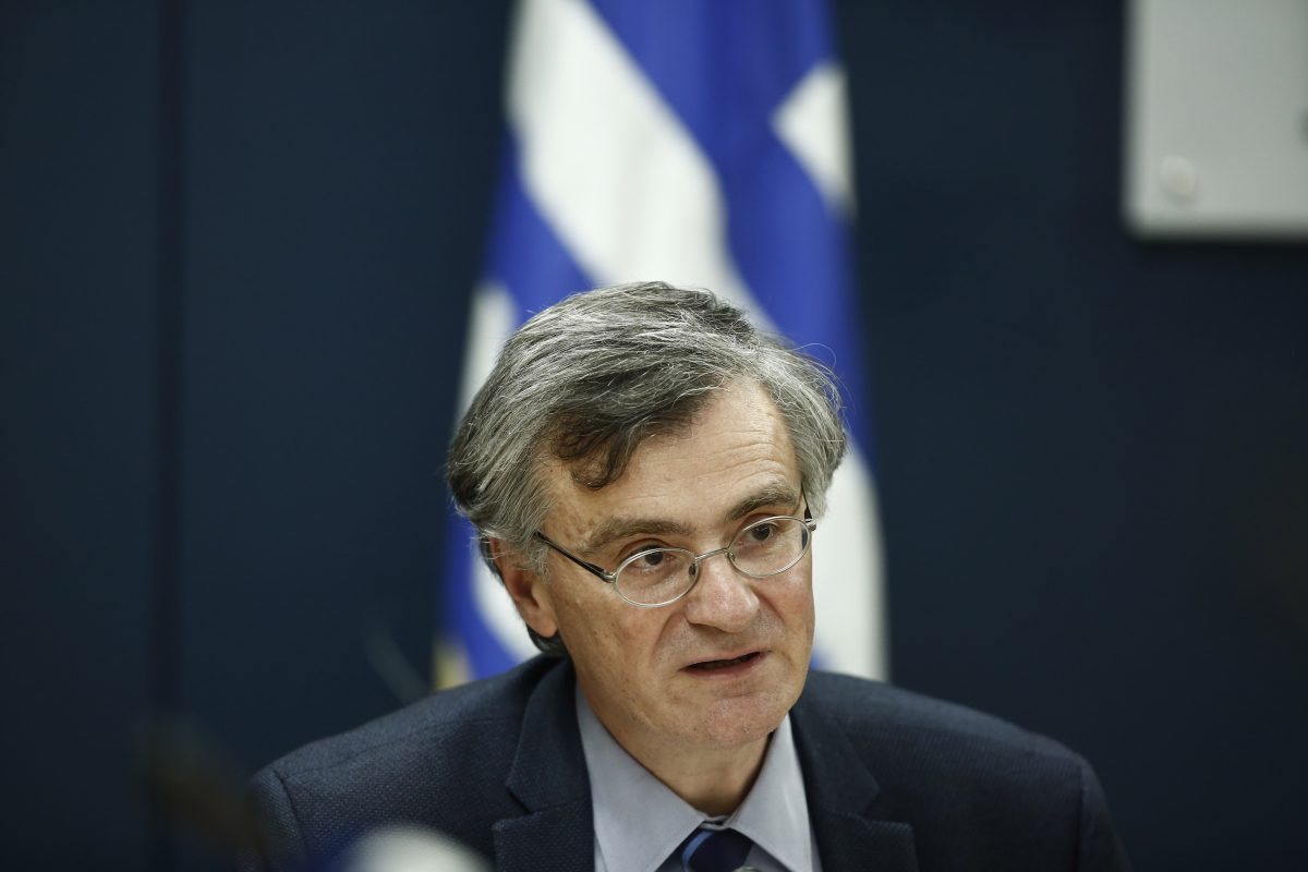 Εξαρθρώθηκε κύκλωμα που διακινούσε παράνομα φαρμακευτικά προϊόντα μέσω διαδικτύου – Χρησιμοποιούσαν deep fake βίντεο με τον Σωτήρη Τσιόδρα και τον Νίκο Χατζηνικολάου