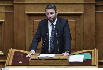 Πηγές ΝΔ για ΟΠΕΚΕΠΕ: Θα διαγράψει ο Ανδρουλάκης τους κουμπάρους του; Θα παραδεχτεί τη σχέση τους;