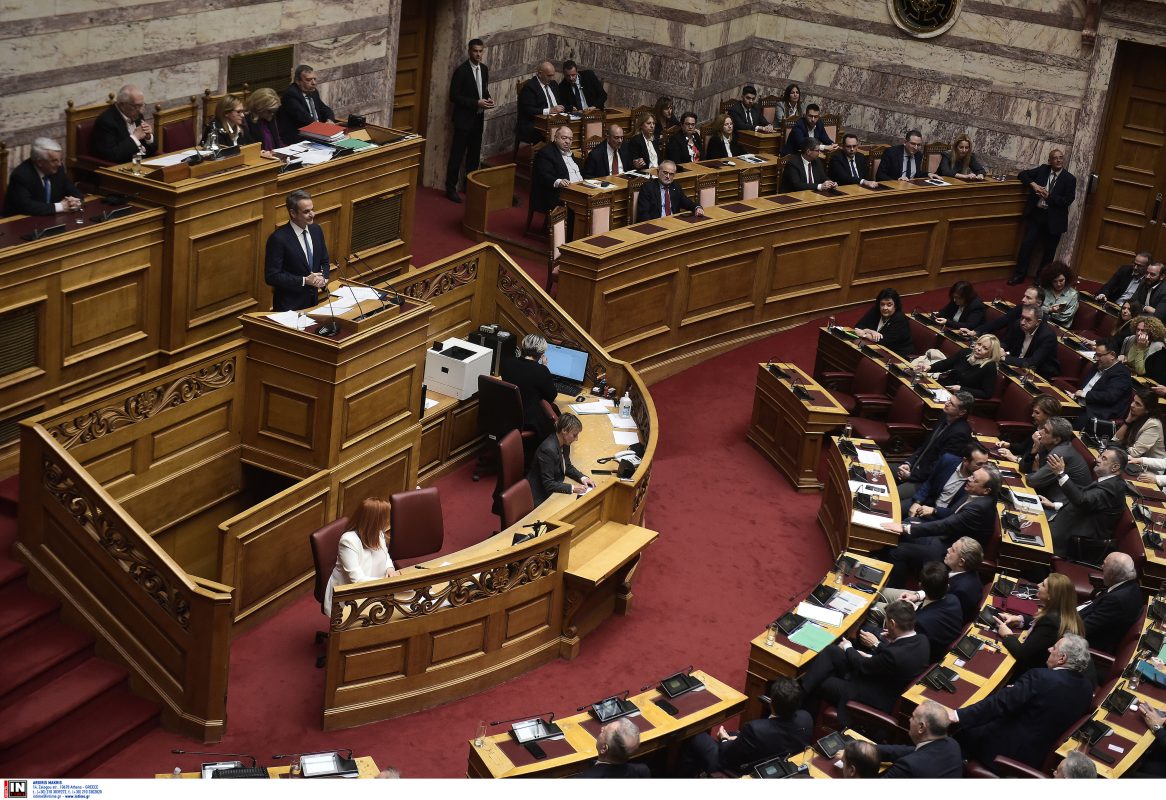 Βουλή: Ολοκληρώθηκαν οι τοποθετήσεις των πολιτικών αρχηγών – Σε εξέλιξη η ονομαστική ψηφοφορία