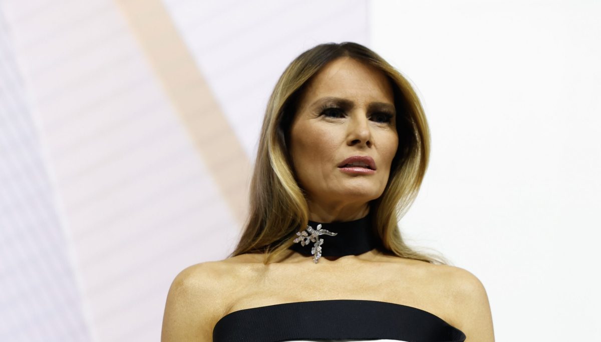 Melania Trump: Το νυφικό της πωλείται στο eBay για 45.000 δολάρια