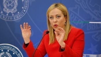 Μελόνι: «Από την πρώτη ημέρα ήμασταν στο πλευρό της Ουκρανίας, δεν νοσταλγούμε την Σοβιετική Ένωση»