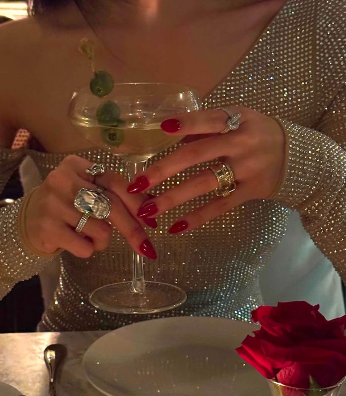 Το ασήμι είναι το νέο χρυσό – 5 τρόποι για να το φορέσετε