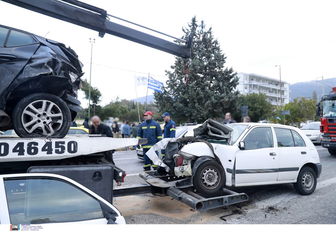 Τραγωδία στην Κατεχάκη: Πατέρας, μητέρα και γιος νεκροί σε τροχαίο – Πώς έγινε η καραμπόλα