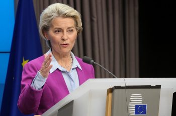 ΕΕ: Επιστολή Φον ντερ Λάιεν για το μεταναστευτικό ενόψει της Συνόδου Κορυφής