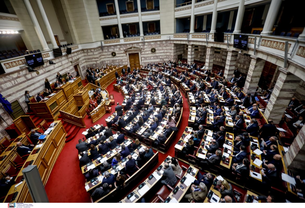 Βουλή: Σφοδρή σύγκρουση κυβέρνησης και αντιπολίτευσης για διάταξη του υπουργείου Δικαιοσύνης