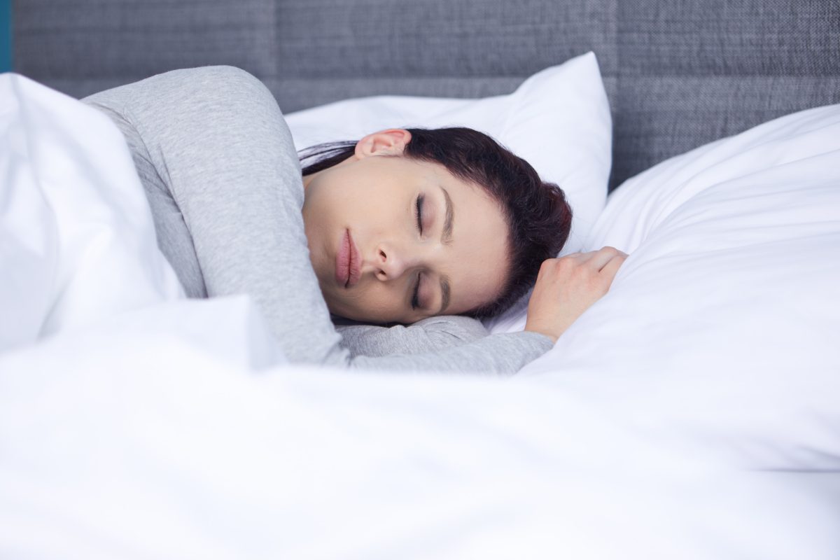 Ύπνος: 7 τρόποι να αυξήσετε τη μελατονίνη χωρίς συμπληρώματα