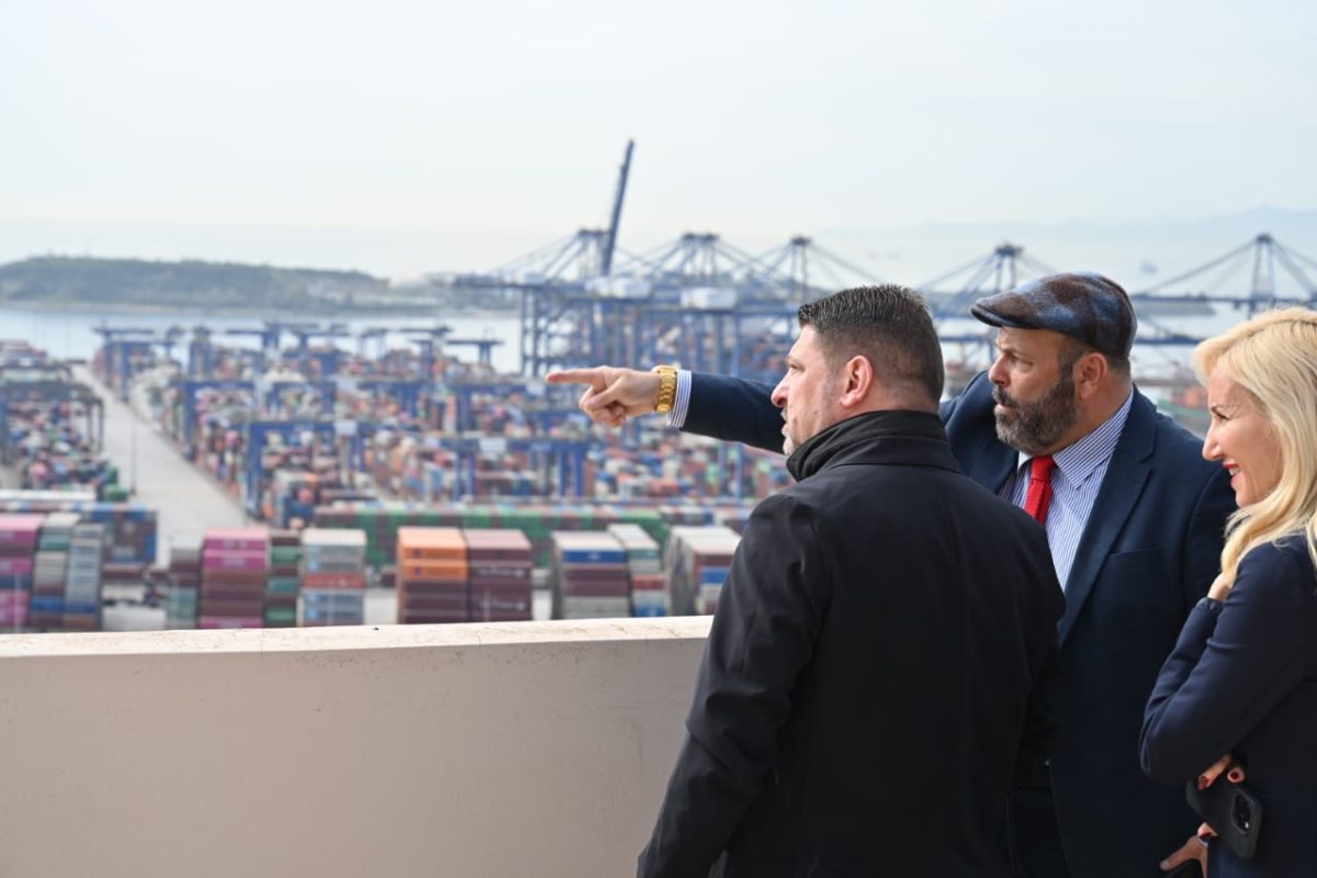 Νίκος Χαρδαλιάς από το Πέραμα: «Αυτό που έχει σημασία είναι να βρισκόμαστε στις γειτονιές και όχι στα γραφεία μας»