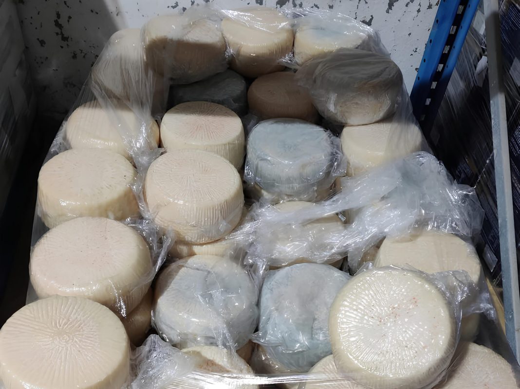 Περιφέρεια Αττικής: Κατασχέθηκαν 4,2 τόνοι ακατάλληλων προϊόντων – Πρόστιμα άνω των 157.000 ευρώ