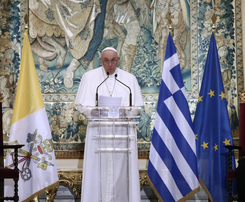 Επίσκεψη Πάπα Φραγκίσκου στην Ελλάδα: Το «Πιστεύω» στα ελληνικά και το «αντίο» με Αριστοτέλη – ΒΙΝΤΕΟ