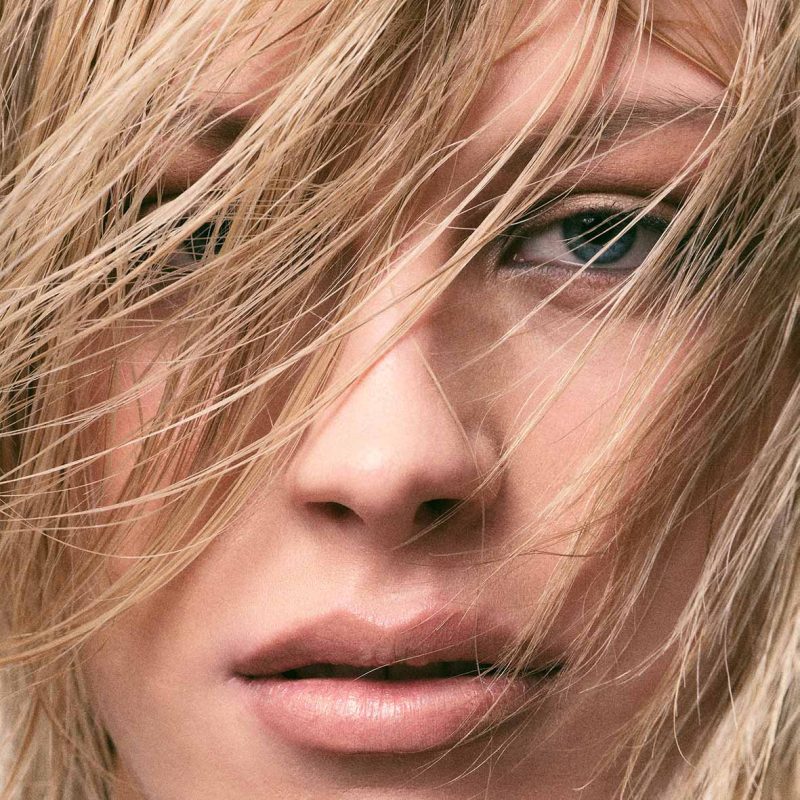 Skinimalism: Ή, αλλιώς, πώς θα ξανακάνουμε το δέρμα μας «ευτυχισμένο»