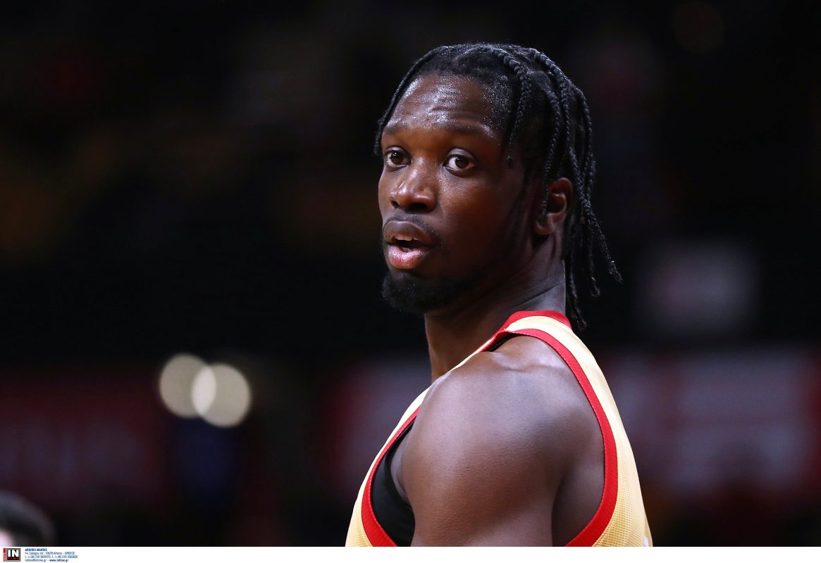 Παρελθόν ο Μενσά από τον Ολυμπιακό