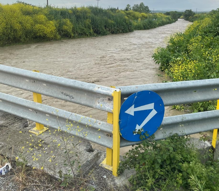 Χαλκιδική: Κλειστοί δρόμοι λόγω υπερχείλισης ρεμάτων – BINTEO