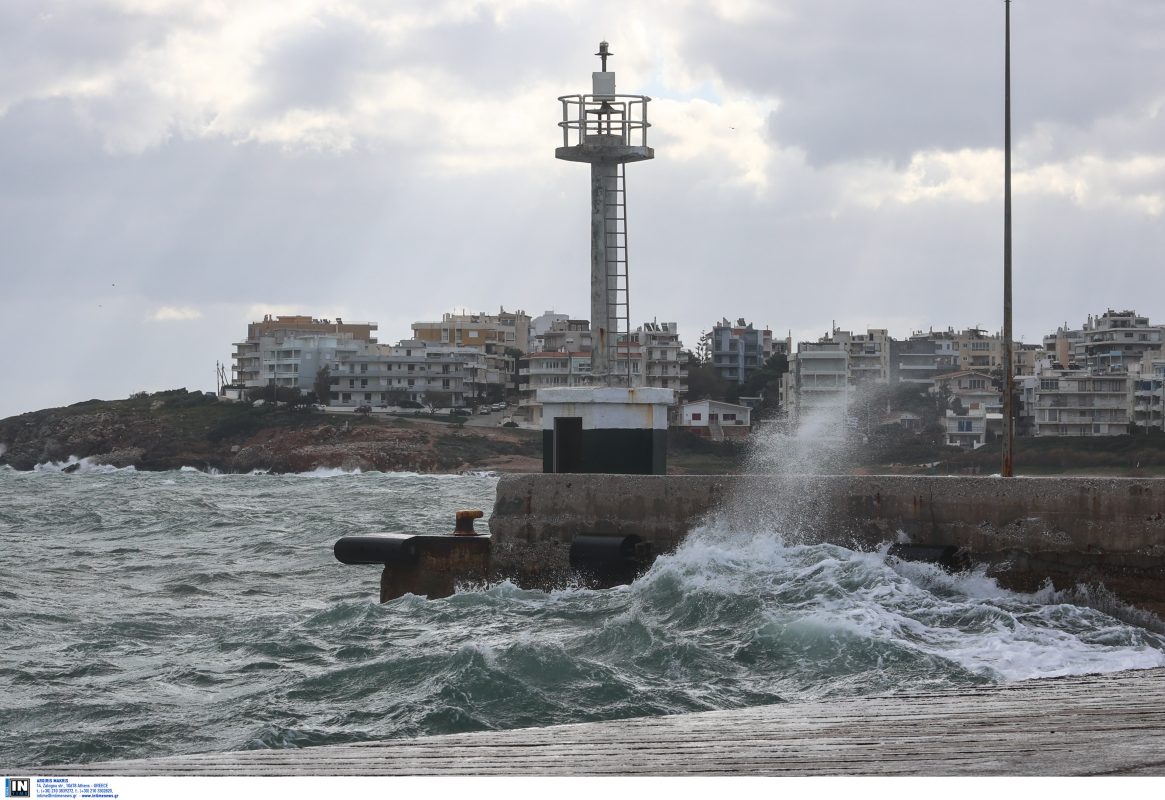 Σε ισχύ απαγορευτικό απόπλου για ορισμένα δρομολόγια λόγω ισχυρών ανέμων