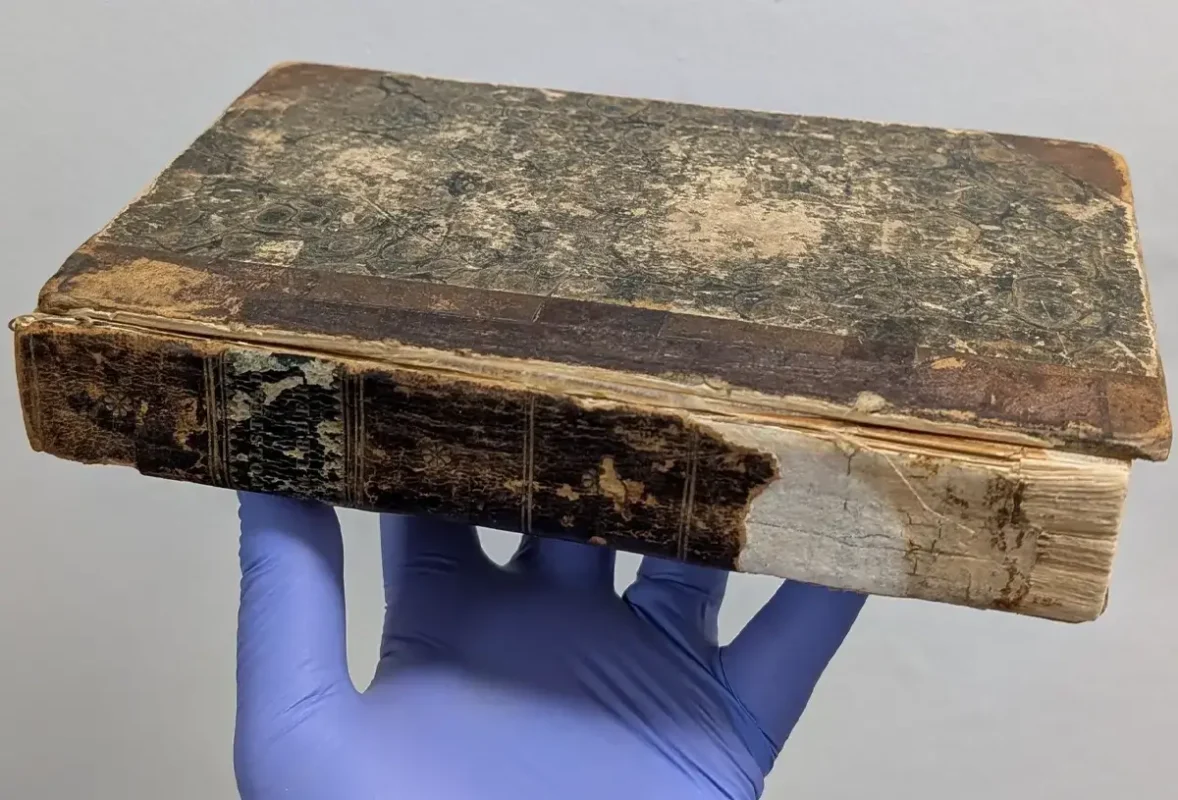 Βρέθηκε βιβλίο δεμένο με ανθρώπινο δέρμα - Η ανατριχιαστική ιστορία που κρύβει