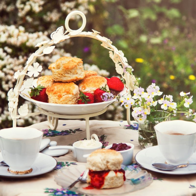 Εορτολόγιο: Ποιοι γιορτάζουν σήμερα, 19 Απριλίου