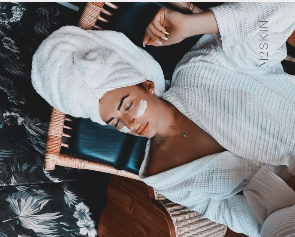 7 τρόποι για να αποφράξετε τους πόρους της επιδερμίδας σας ώστε να «αναπνεύσει» ξανά