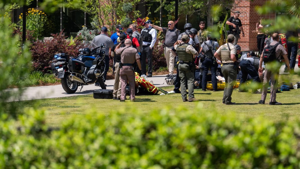 ΗΠΑ: Δύο νεκροί και πέντε τραυματίες στην επίθεση ενόπλου σε πανεπιστημιούπολη της Φλόριντας – Συνελήφθη ο φερόμενος δράστης