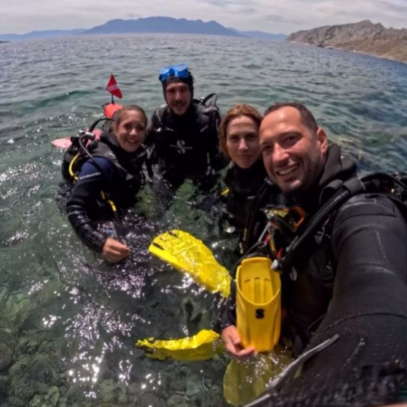 Ντορέττα Παπαδημητρίου – Γιώργος Γεροντιδάκης: Έκαναν κατάδυση στην Αίγινα