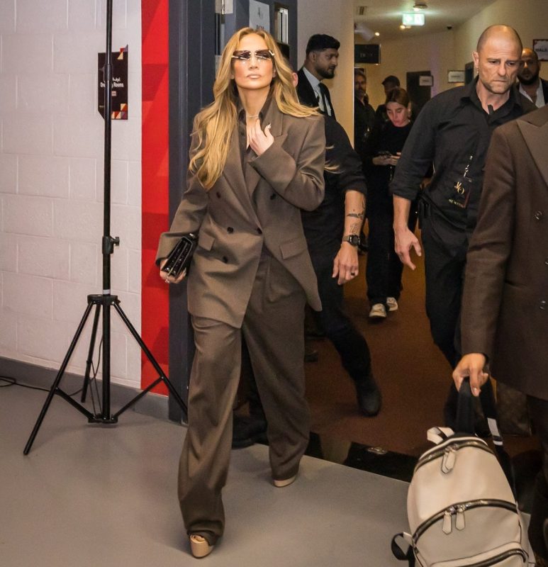 Peep-toe παπούτσια: Πώς να τα φορέσετε ακόμα και αν δεν τα αγαπάτε