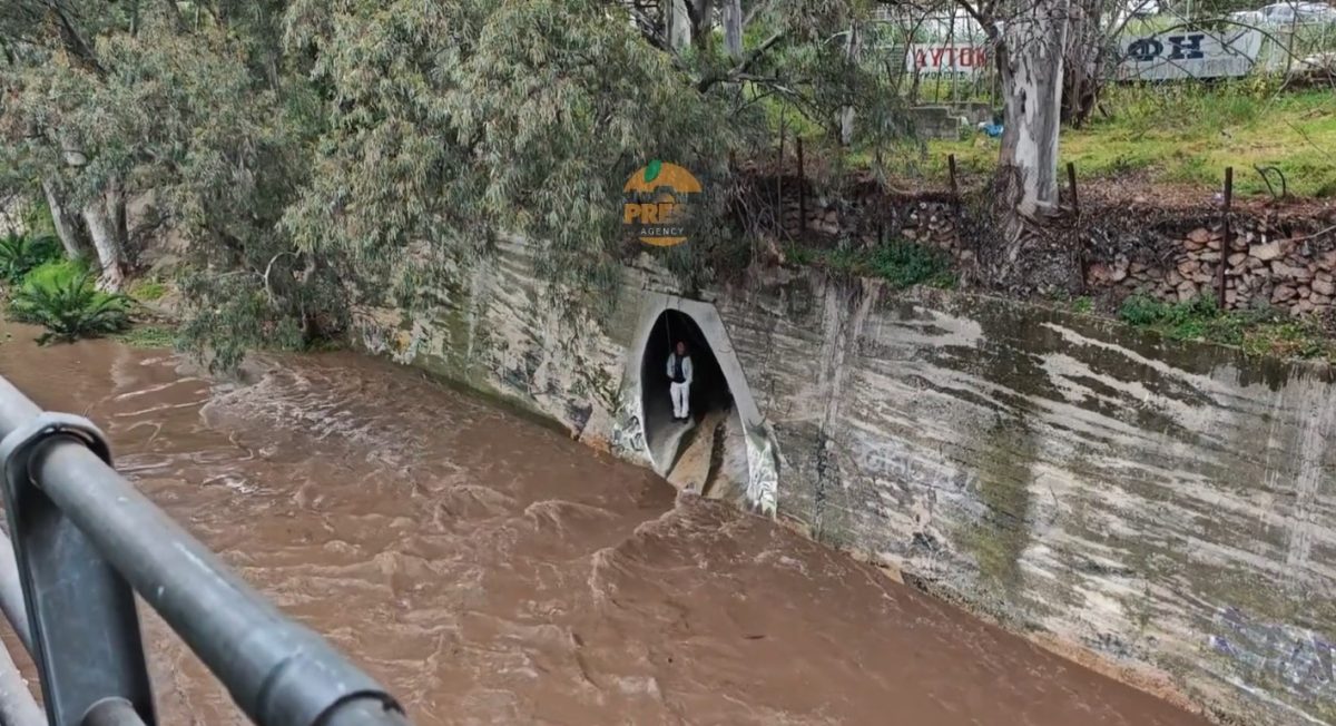 Πατήσια: Αποκλεισμένα άτομα στο ρέμα Προμπονά λόγω της κακοκαιρίας – ΒΙΝΤΕΟ