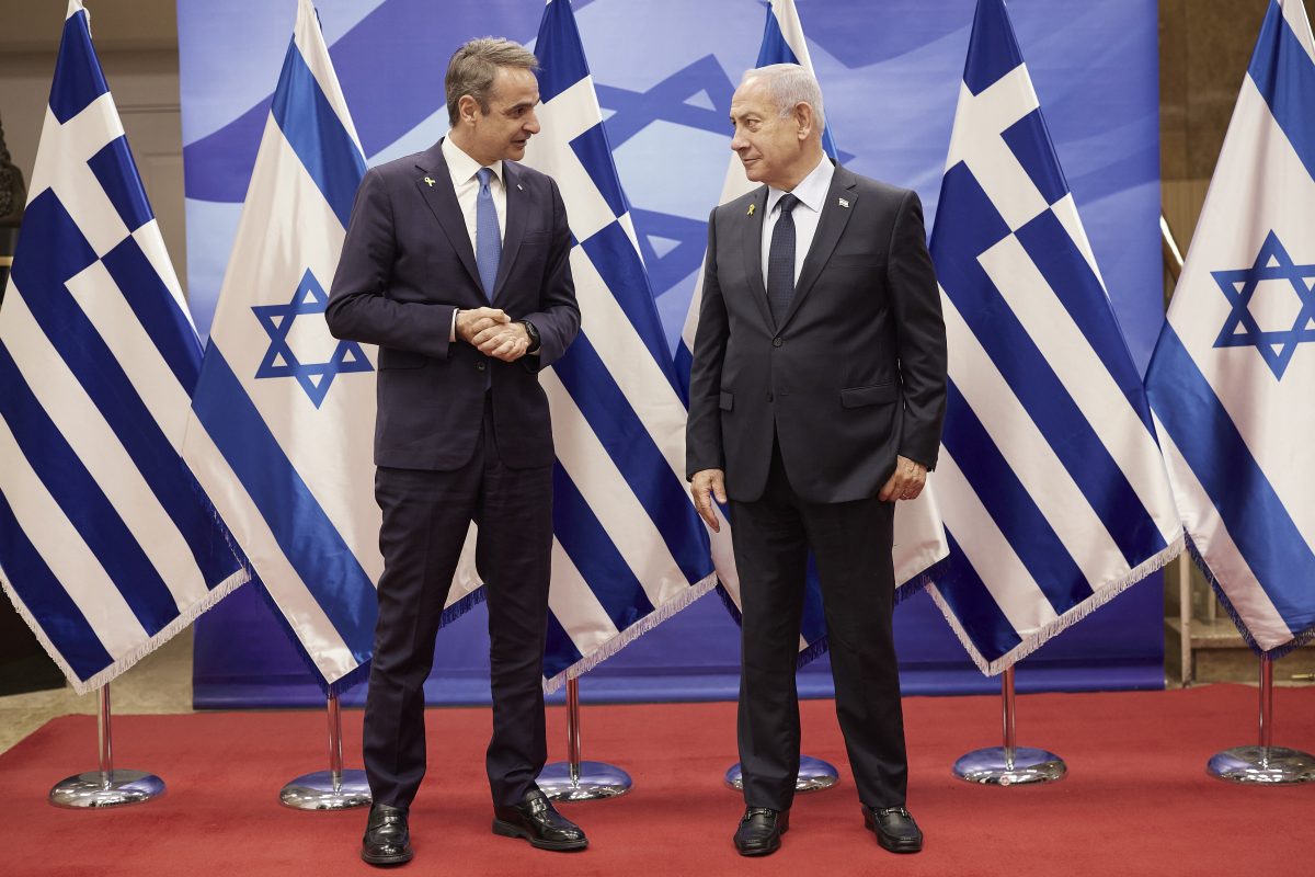 Σέρμπος στον realfm 97,8: Η Αθήνα θέλει να αξιοποιήσει τον Νετανιάχου για την προνομιακή μεταχείριση που έχει από τον Τραμπ