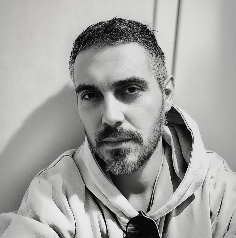 Μιχάλης Χατζηγιάννης: Απάντησε στα απαράδεκτα σχόλια για τη φωνή και την εμφάνισή του