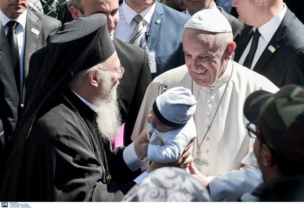 Πάπας Φραγκίσκος: Η προσευχή του για τους πρόσφυγες από τη Λέσβο το 2016