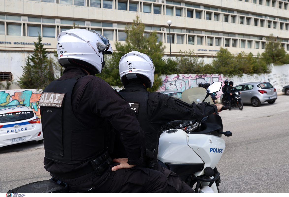 Επεισόδια στην Πολυτεχνειούπολη με κουκουλοφόρους – Μία τραυματίας