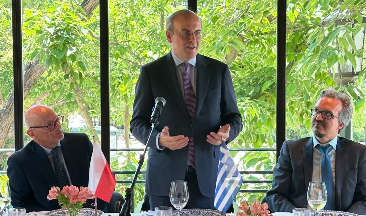 Χατζηδάκης σε πρέσβεις ΕΕ: «Η ελληνική οικονομία επέστρεψε δυναμικά»