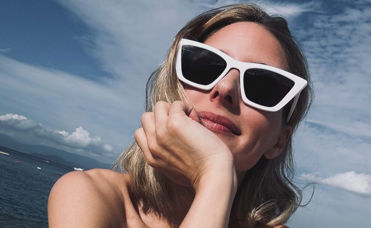 Beach bag essentials: Ποια καλλυντικά παραλίας δεν λείπουν από το beauty οπλοστάσιό σας