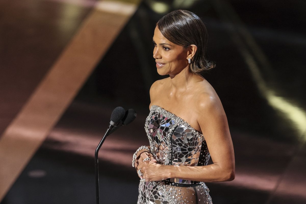 Φεστιβάλ Καννών: Η Halle Berry αναγκάστηκε να αλλάξει φόρεμα τελευταία στιγμή – Τι συνέβη
