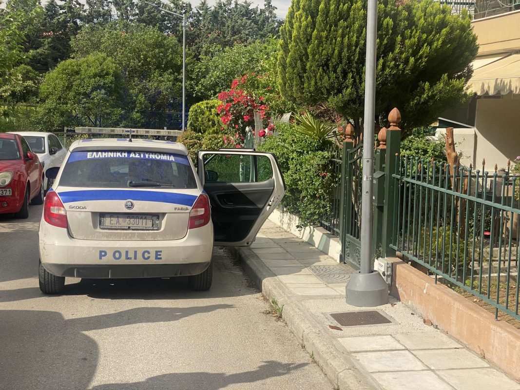 Θεσσαλονίκη: Πήγε έξω από σπίτι στην Ευκαρπία και πυροβόλησε – «Βγες έξω, θα σε σκοτώσω» φώναζε