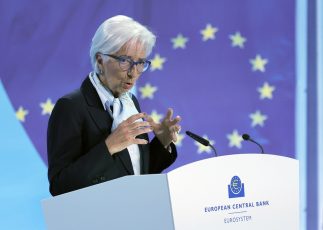 Κριστίν Λαγκάρντ: Αισιόδοξη για την ανάπτυξη, αβέβαιη για τον πληθωρισμό