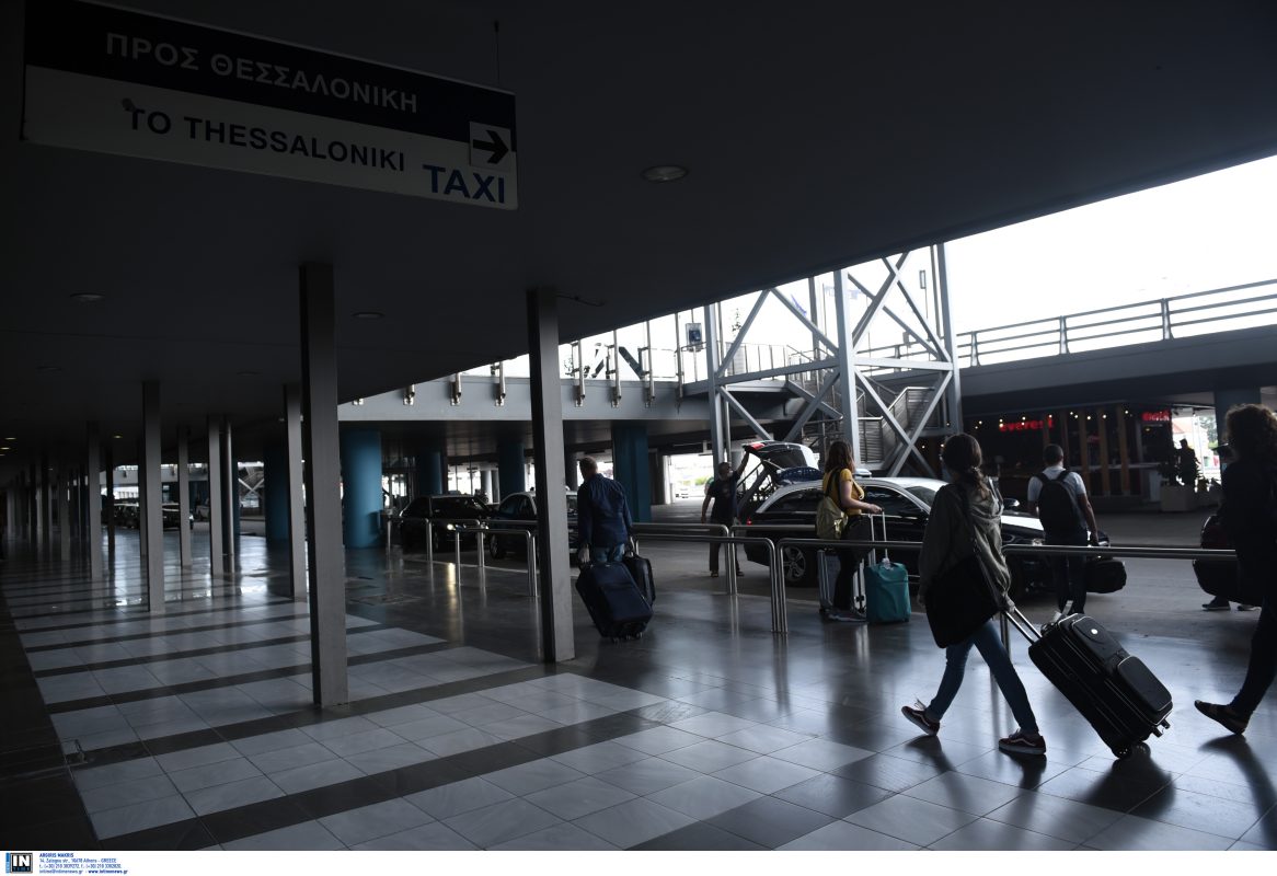 Τον τσάκωσαν να… ψειρίζει κολόνιες και τσιγάρα από duty free στο αεροδρόμιο «Μακεδονία»