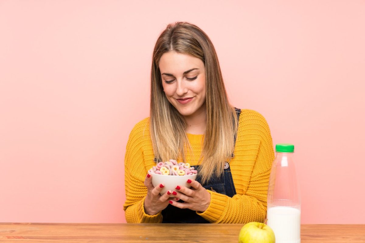 «Έπεσα δύο νούμερα στα ρούχα μου χωρίς δίαιτα όταν άλλαξα το πρωινό μου» – Τι περιλαμβάνει το γεύμα της 34χρονης