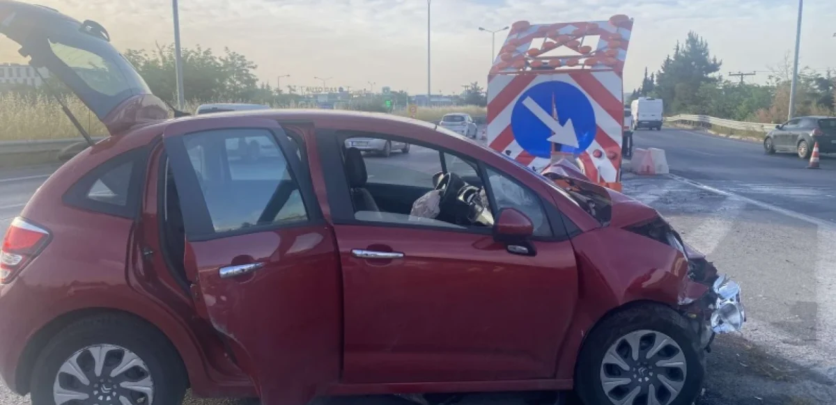 Θεσσαλονίκη: Σοβαρό τροχαίο ατύχημα στον Κ12 στην έξοδο για Μουδανιά – Τραυματίστηκε  εργάτης – ΦΩΤΟ