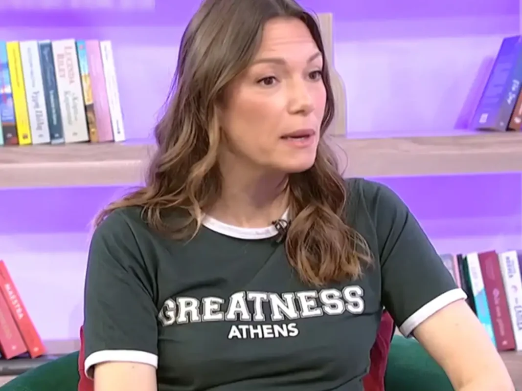 Βίκυ Καγιά: «Με την απώλεια του πατέρα μου είναι σαν να ξεριζώθηκε η παιδική μου ηλικία» – Η συγκινητική εξομολόγηση