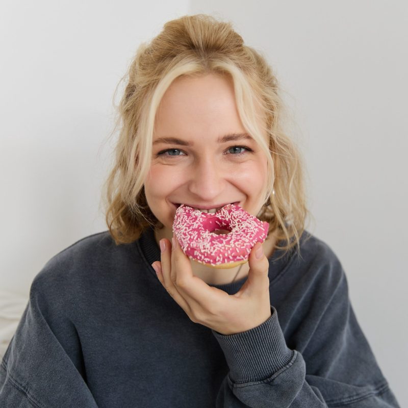 Έχετε συχνά λιγούρα για γλυκό; Τότε σας λείπουν αυτές οι βιταμίνες