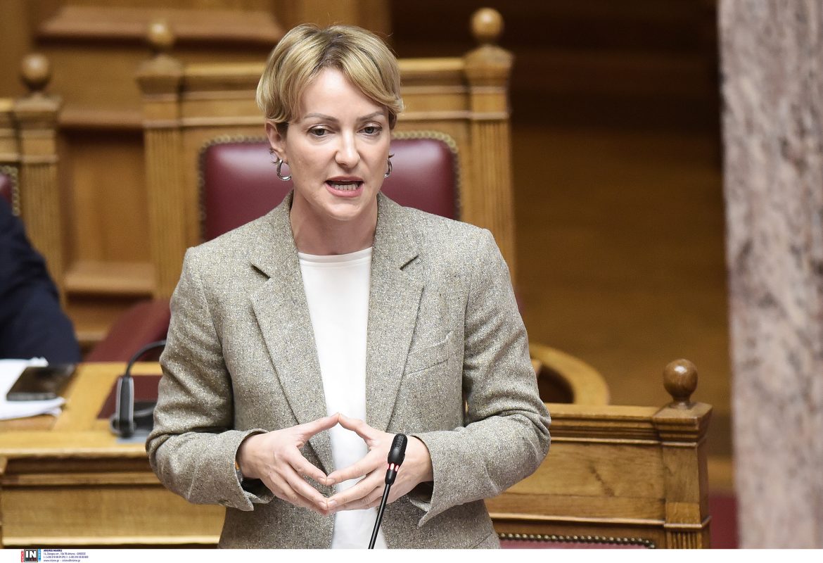 Σδούκου: «Ο εκπρόσωπος Τύπου του ΠΑΣΟΚ προσβάλλει ευθέως τους λειτουργούς της Δικαιοσύνης και το Σύνταγμα»