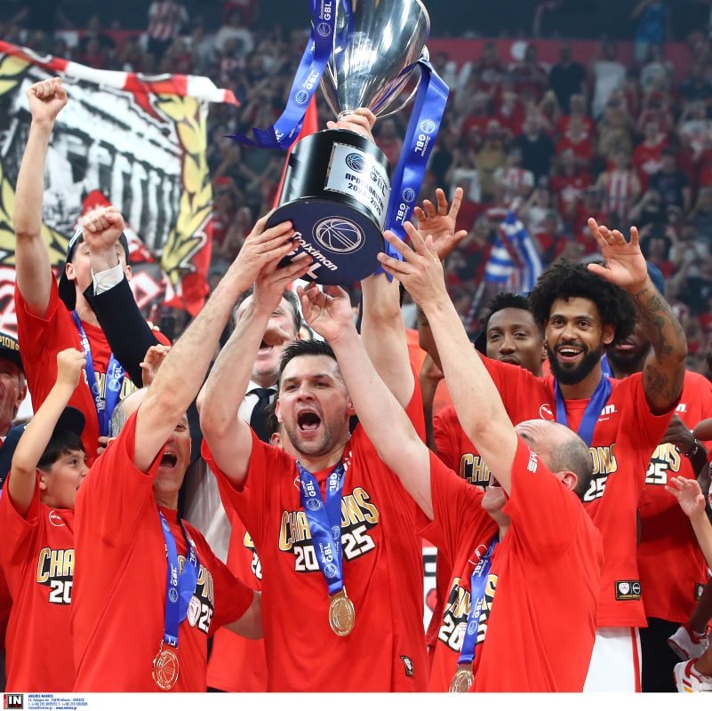 Παπανικολάου και Αγγελόπουλοι σήκωσαν στον ουρανό του ΣΕΦ το τρόπαιο του Πρωταθλητή Ελλάδας – ΒΙΝΤΕΟ