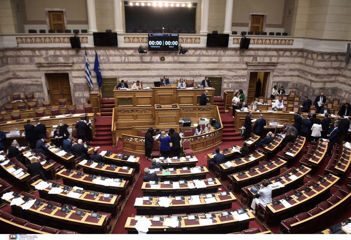 Βουλή: Με 154 «Ναι» προανακριτική μόνο για τον Κ. Καραμανλή και μόνο για παράβαση καθήκοντος