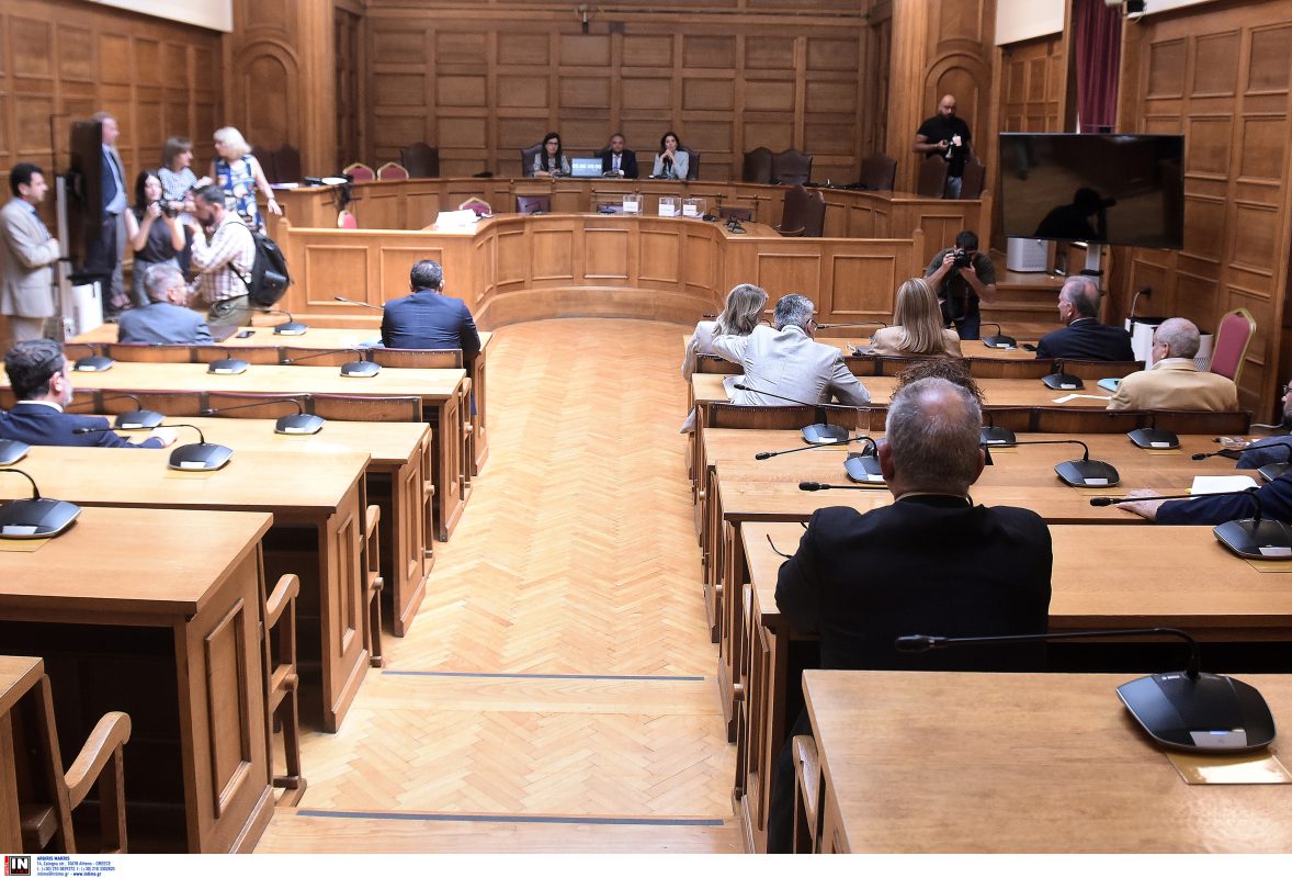 Προκαταρκτική Επιτροπή: Αποχώρησε της συνεδρίασης βουλευτής της Νίκης μετά την απόρριψη του αιτήματος να χορηγηθεί αντίγραφο της δικογραφίας σε κάθε ΚΟ