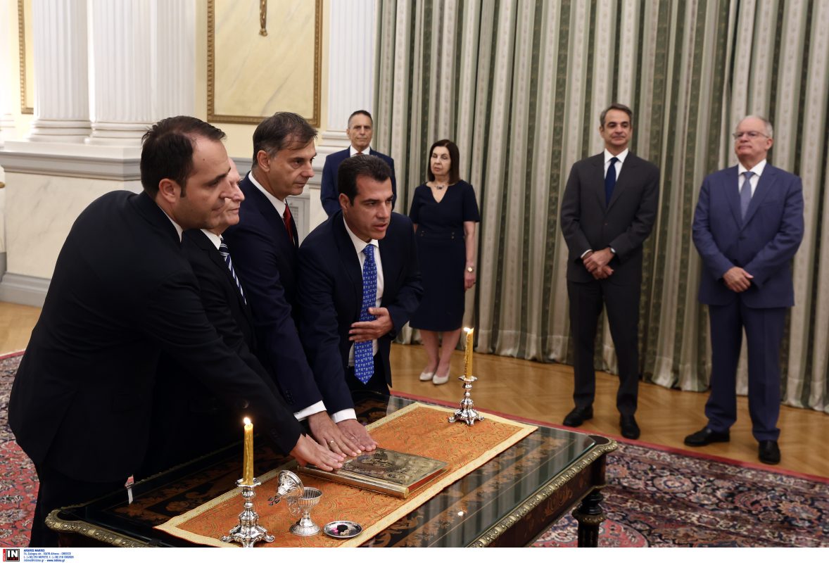 Ορκίστηκαν τα νέα μέλη της κυβέρνησης – ΒΙΝΤΕΟ
