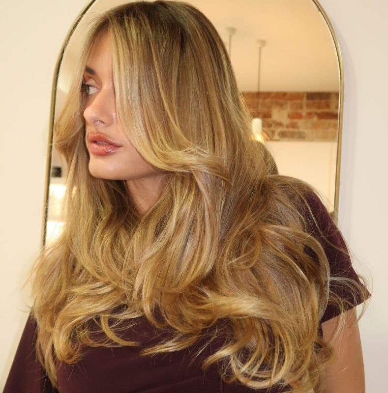 Ghost Blonde: Το απόλυτο εξατομικευμένο ξανθό χωρίς ντεκαπάζ που θα σας ιντριγκάρει