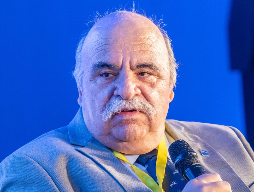 Συνέδριο «Ελλάδα 2025-2030» – Τζωρτζάκης: «Στόχος η τεχνητή νοημοσύνη να γίνει αναπόσπαστο μέρος κάθε οπλικού συστήματος»